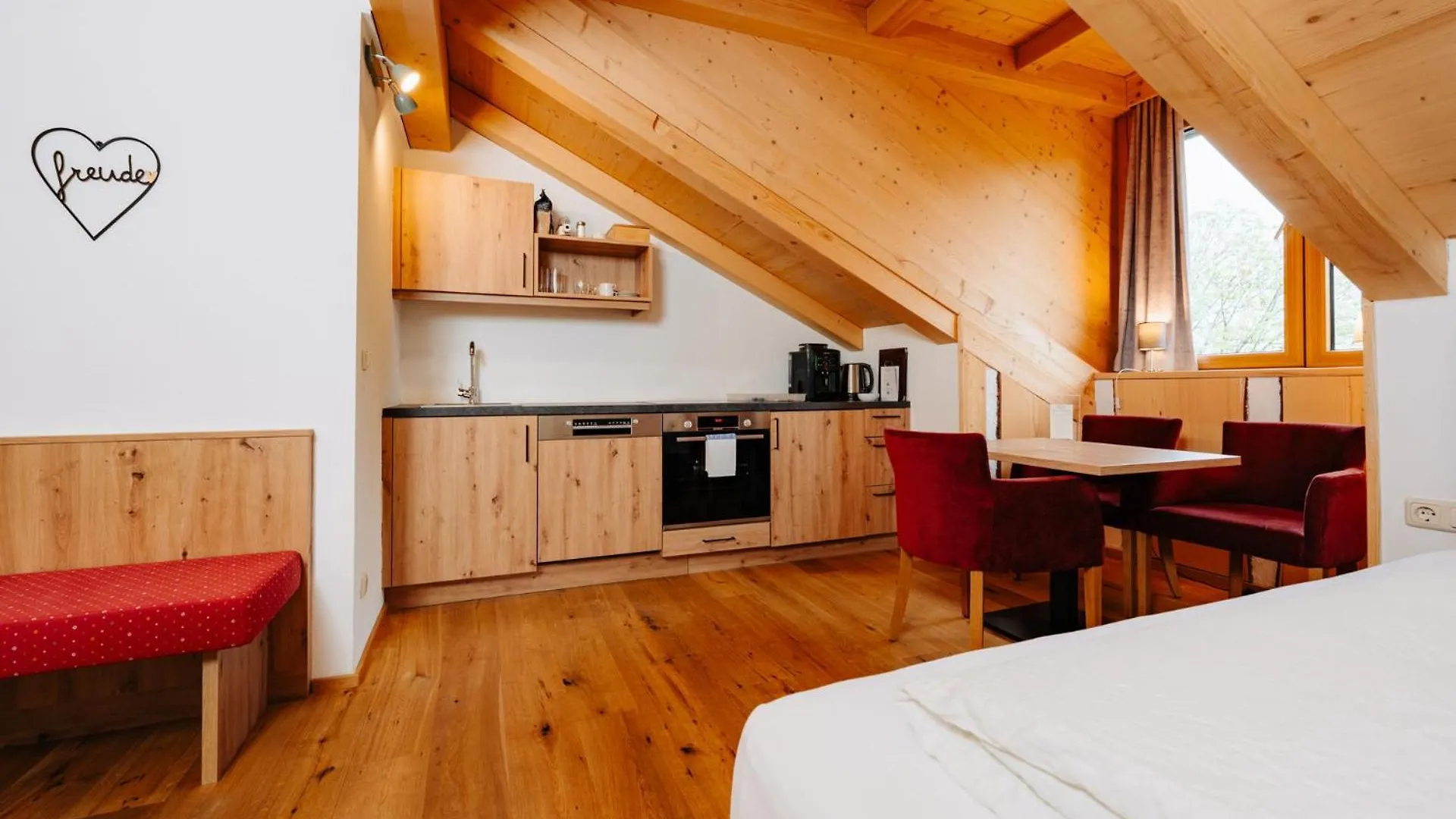 Landhotel Berger Ainring 0*,